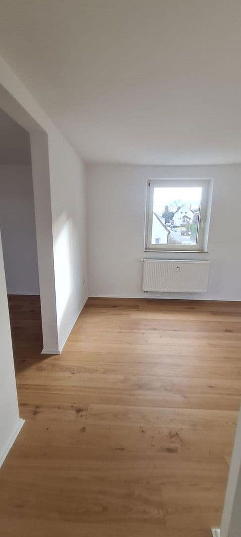 Pronájem bytu 2+1 52 m², Jos.-Otto-Kolb-Straße 15, Ebermannstadt, Bavorsko Pronájem bytu 2+1 52 m², Jos.-Otto-Kolb-Straße 15, Ebermannstadt, Bavorsko
