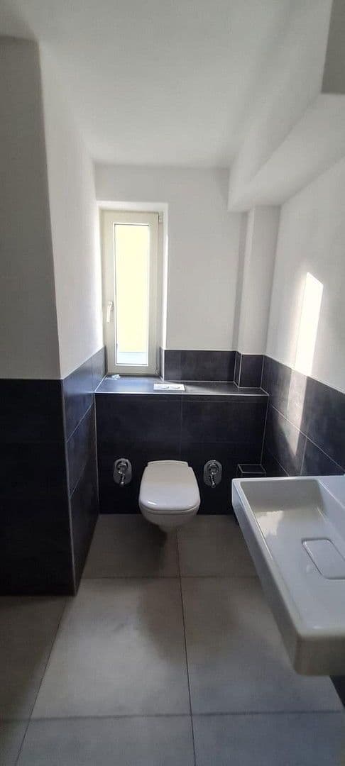 Pronájem bytu 2+1 52 m², Jos.-Otto-Kolb-Straße 15, Ebermannstadt, Bavorsko Pronájem bytu 2+1 52 m², Jos.-Otto-Kolb-Straße 15, Ebermannstadt, Bavorsko