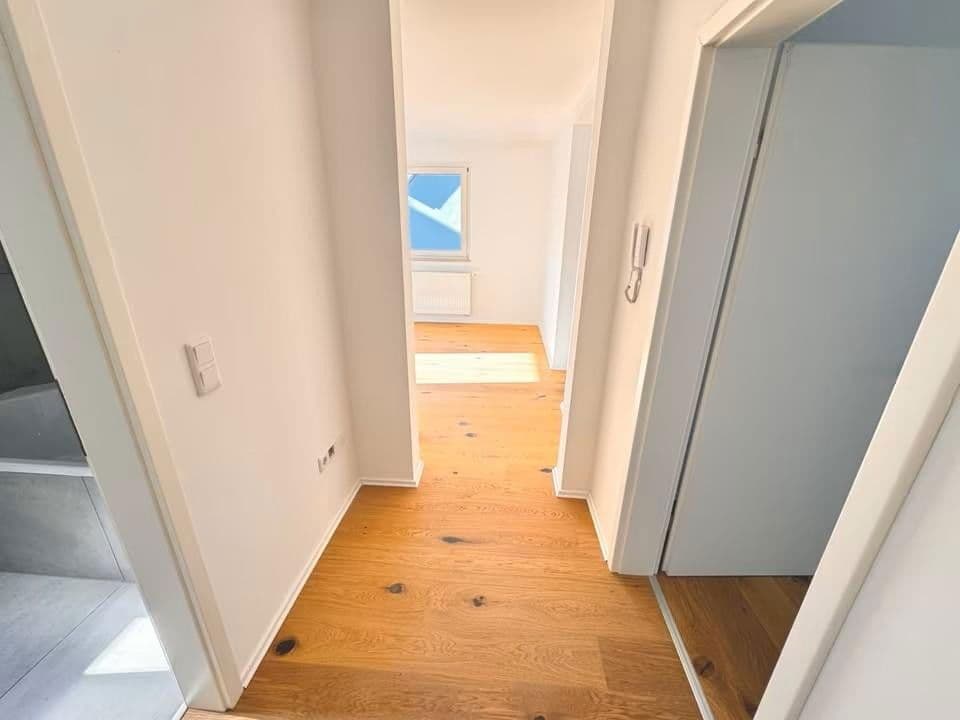 Pronájem bytu 2+1 52 m², Jos.-Otto-Kolb-Straße 15, Ebermannstadt, Bavorsko Pronájem bytu 2+1 52 m², Jos.-Otto-Kolb-Straße 15, Ebermannstadt, Bavorsko