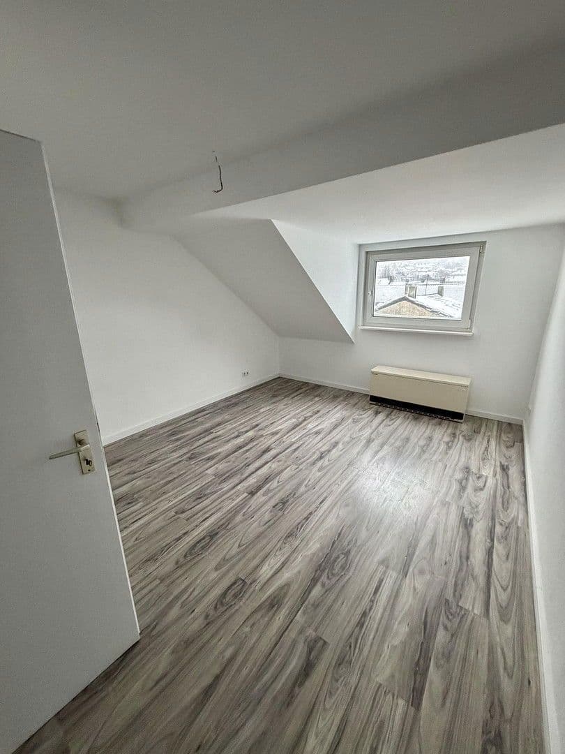 Pronájem bytu 5+1 85 m², Am Brögel 4, Wuppertal, Severní Porýní-Vestfálsko Pronájem bytu 5+1 85 m², Am Brögel 4, Wuppertal, Severní Porýní-Vestfálsko
