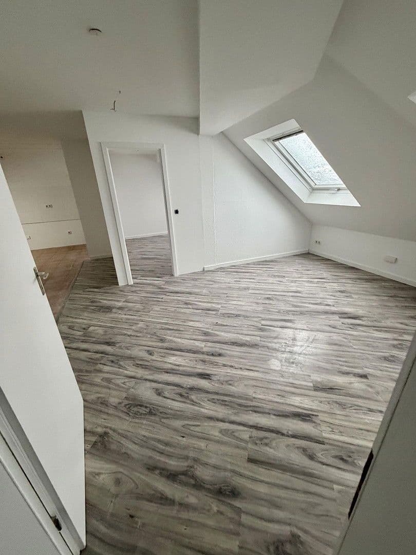 Pronájem bytu 5+1 85 m², Am Brögel 4, Wuppertal, Severní Porýní-Vestfálsko Pronájem bytu 5+1 85 m², Am Brögel 4, Wuppertal, Severní Porýní-Vestfálsko