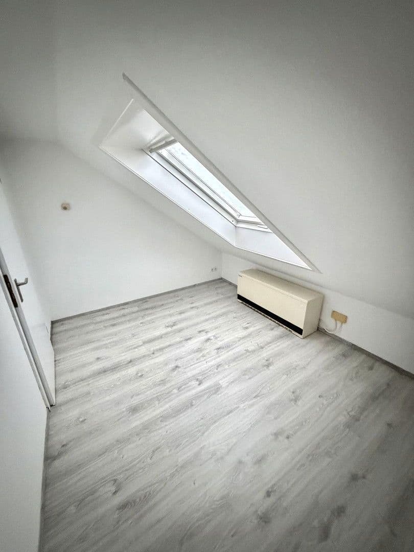 Pronájem bytu 5+1 85 m², Am Brögel 4, Wuppertal, Severní Porýní-Vestfálsko Pronájem bytu 5+1 85 m², Am Brögel 4, Wuppertal, Severní Porýní-Vestfálsko
