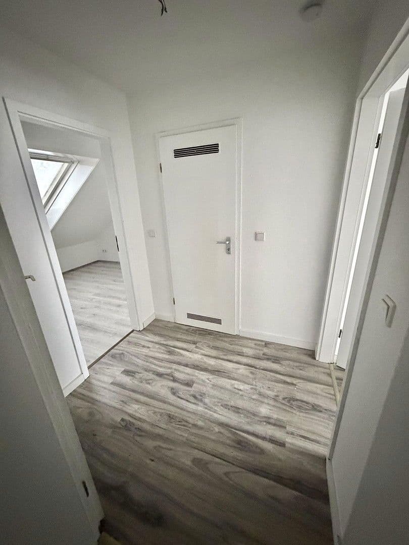 Pronájem bytu 5+1 85 m², Am Brögel 4, Wuppertal, Severní Porýní-Vestfálsko Pronájem bytu 5+1 85 m², Am Brögel 4, Wuppertal, Severní Porýní-Vestfálsko