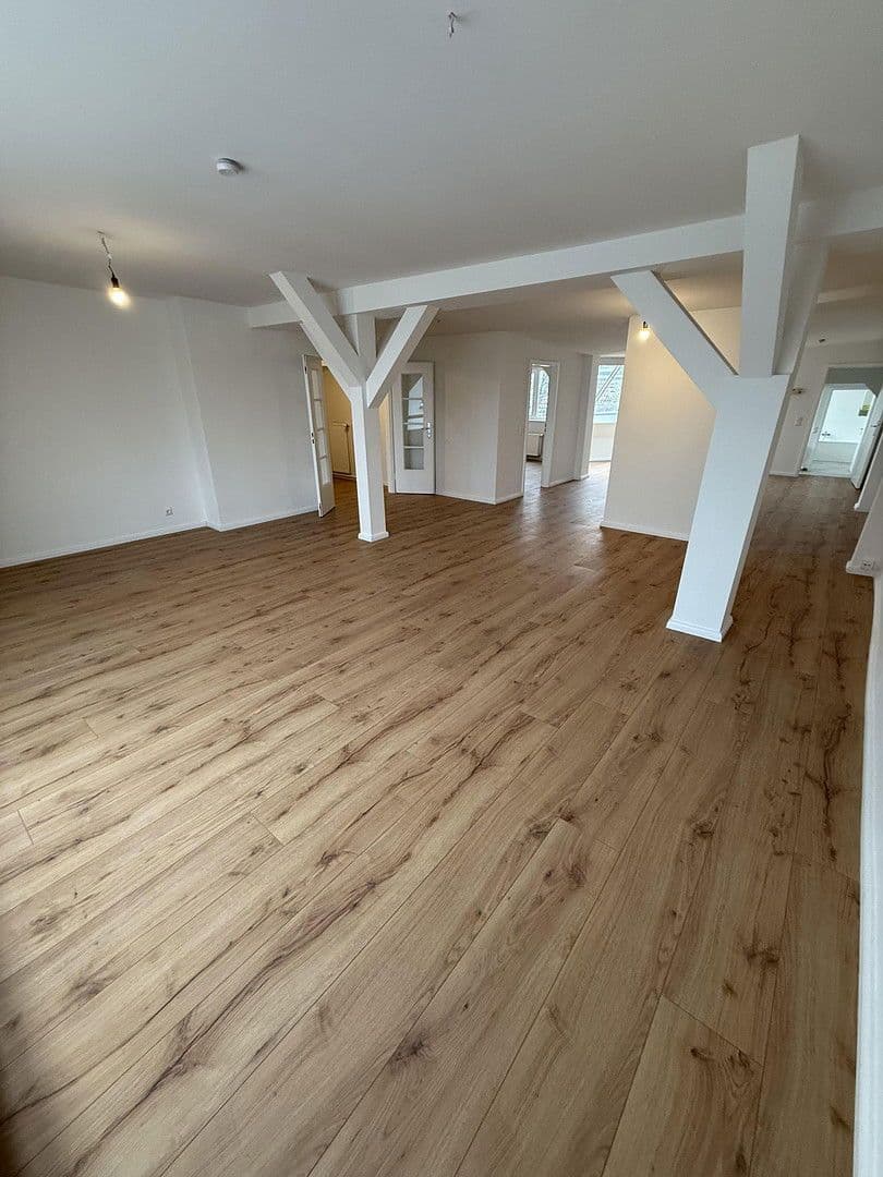 Pronájem bytu 3+1 152 m², Hohenzollerndamm, Berlin, Berlín Pronájem bytu 3+1 152 m², Hohenzollerndamm, Berlin, Berlín