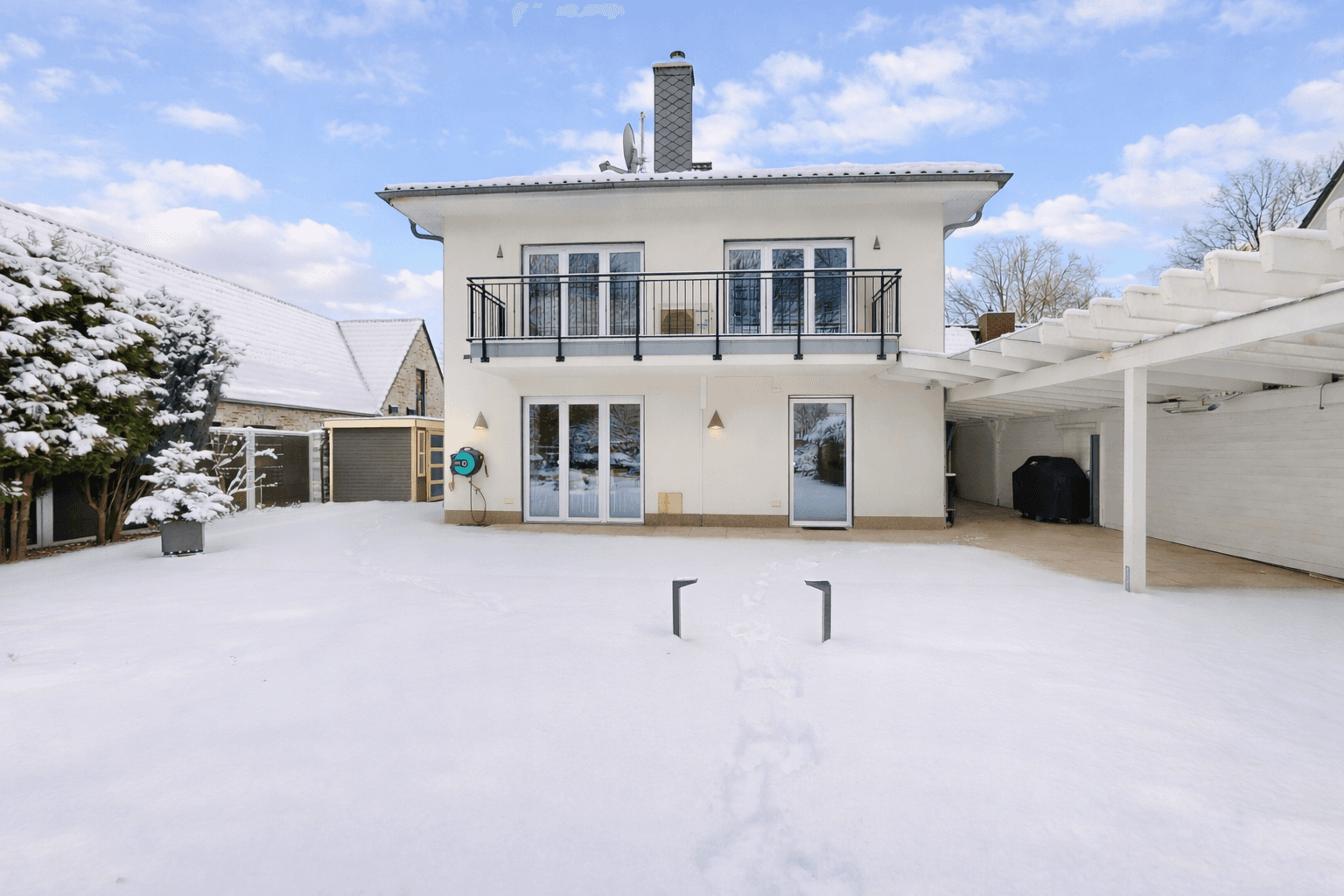 Prodej domu 216 m², pozemek 1.023 m², Waldemar Bonsels Weg 81, Ahrensburg, Šlesvicko-Holštýnsko Prodej domu 216 m², pozemek 1.023 m², Waldemar Bonsels Weg 81, Ahrensburg, Šlesvicko-Holštýnsko