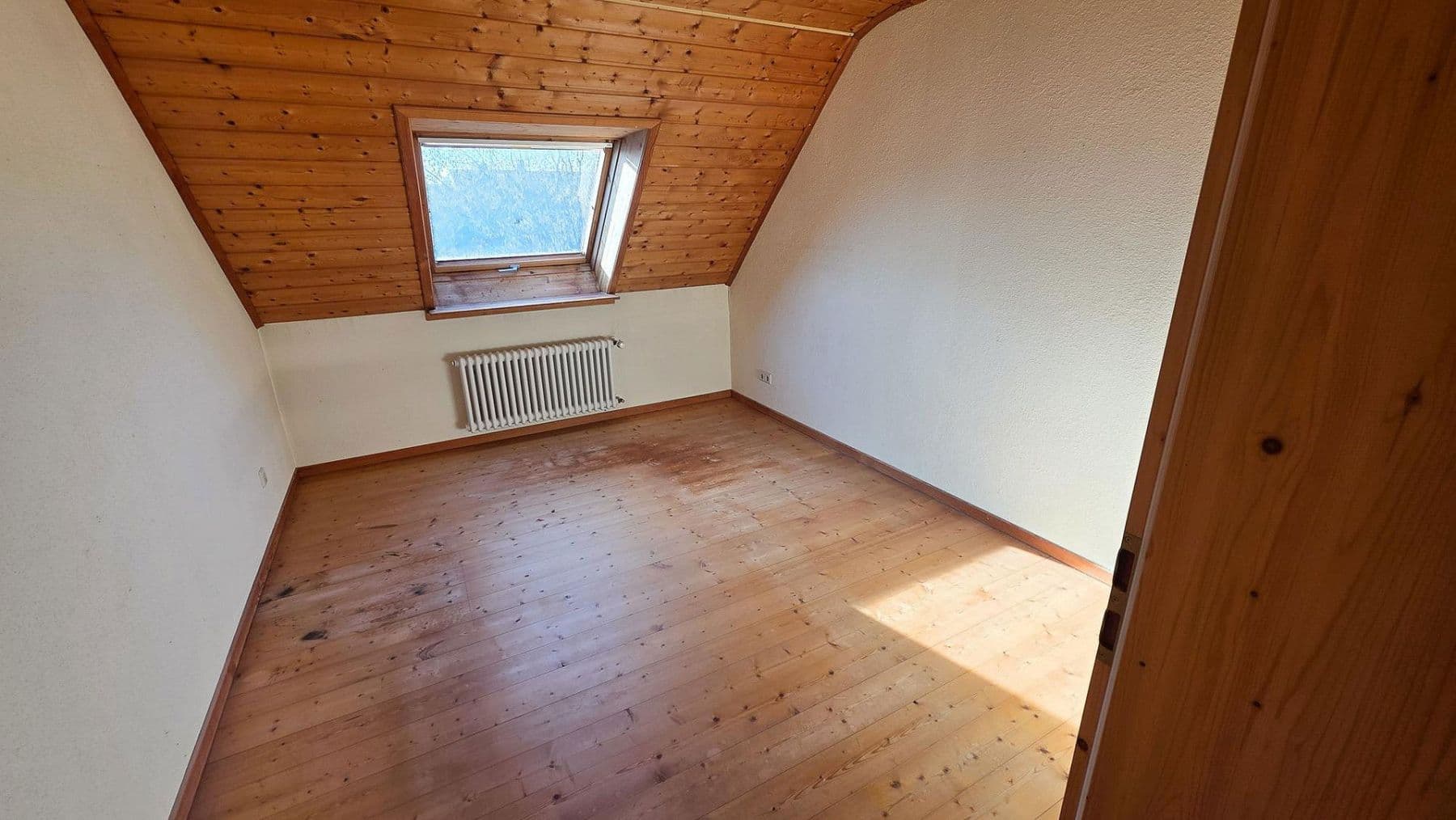 Prodej domu 296 m², pozemek 1.073 m², Freiburg, Bádensko-Württembersko Prodej domu 296 m², pozemek 1.073 m², Freiburg, Bádensko-Württembersko