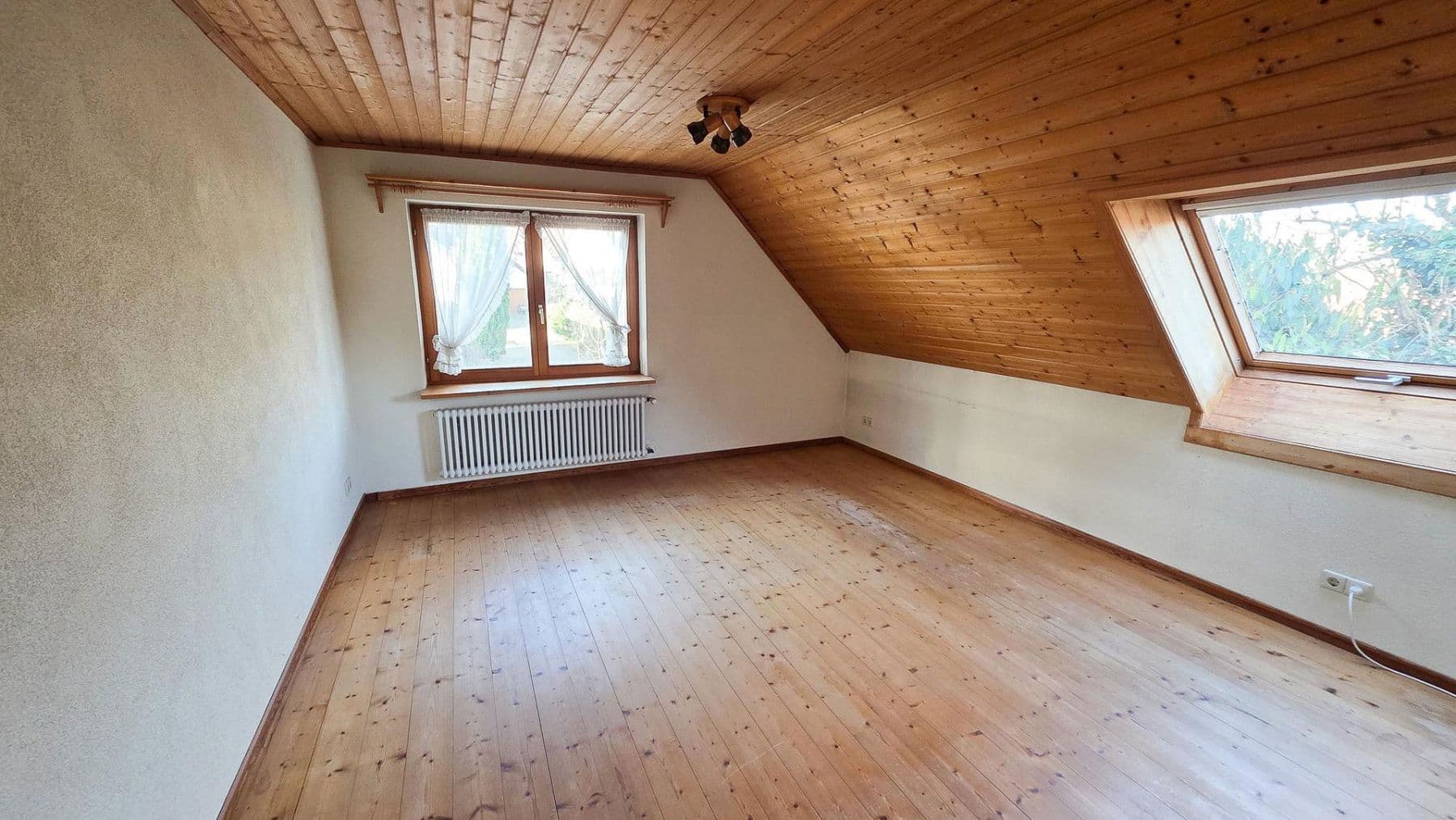Prodej domu 296 m², pozemek 1.073 m², Freiburg, Bádensko-Württembersko Prodej domu 296 m², pozemek 1.073 m², Freiburg, Bádensko-Württembersko