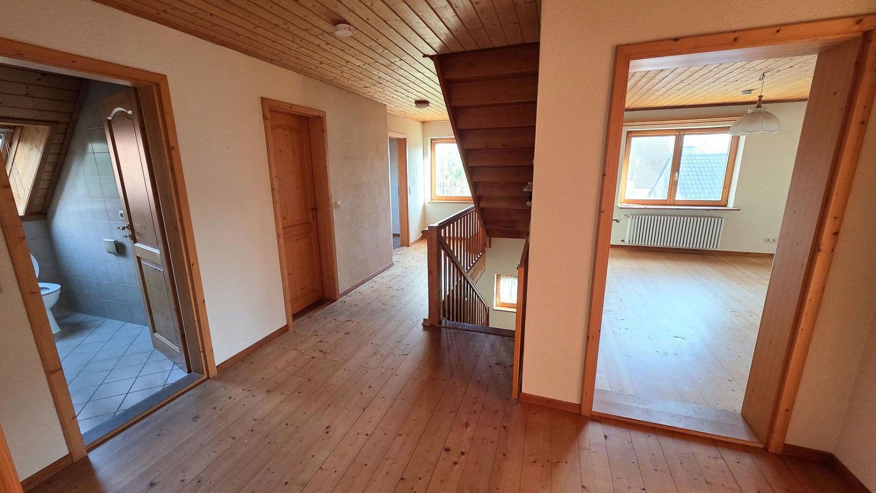 Prodej domu 296 m², pozemek 1.073 m², Freiburg, Bádensko-Württembersko Prodej domu 296 m², pozemek 1.073 m², Freiburg, Bádensko-Württembersko
