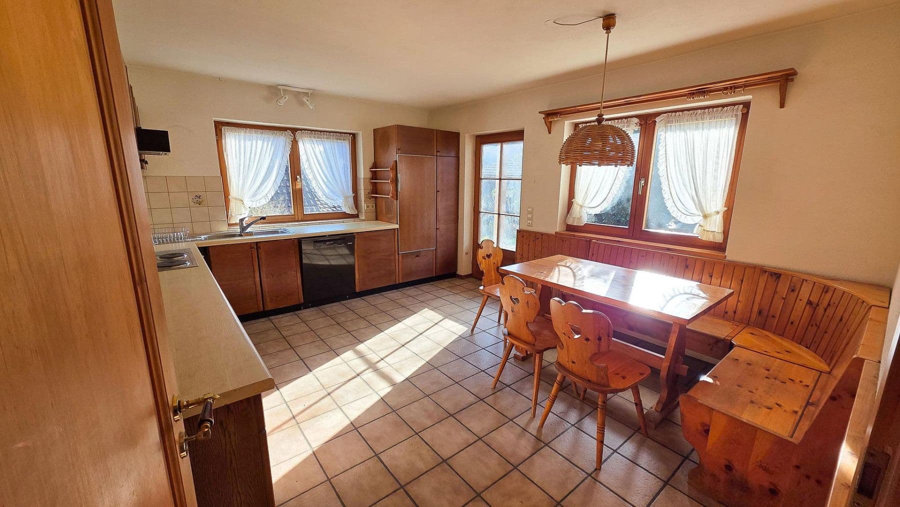 Prodej domu 296 m², pozemek 1.073 m², Freiburg, Bádensko-Württembersko Prodej domu 296 m², pozemek 1.073 m², Freiburg, Bádensko-Württembersko