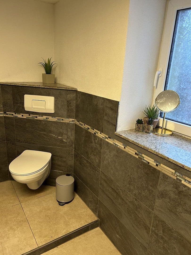 Pronájem domu 140 m², pozemek 200 m², Wiesenbach, Bádensko-Württembersko Pronájem domu 140 m², pozemek 200 m², Wiesenbach, Bádensko-Württembersko