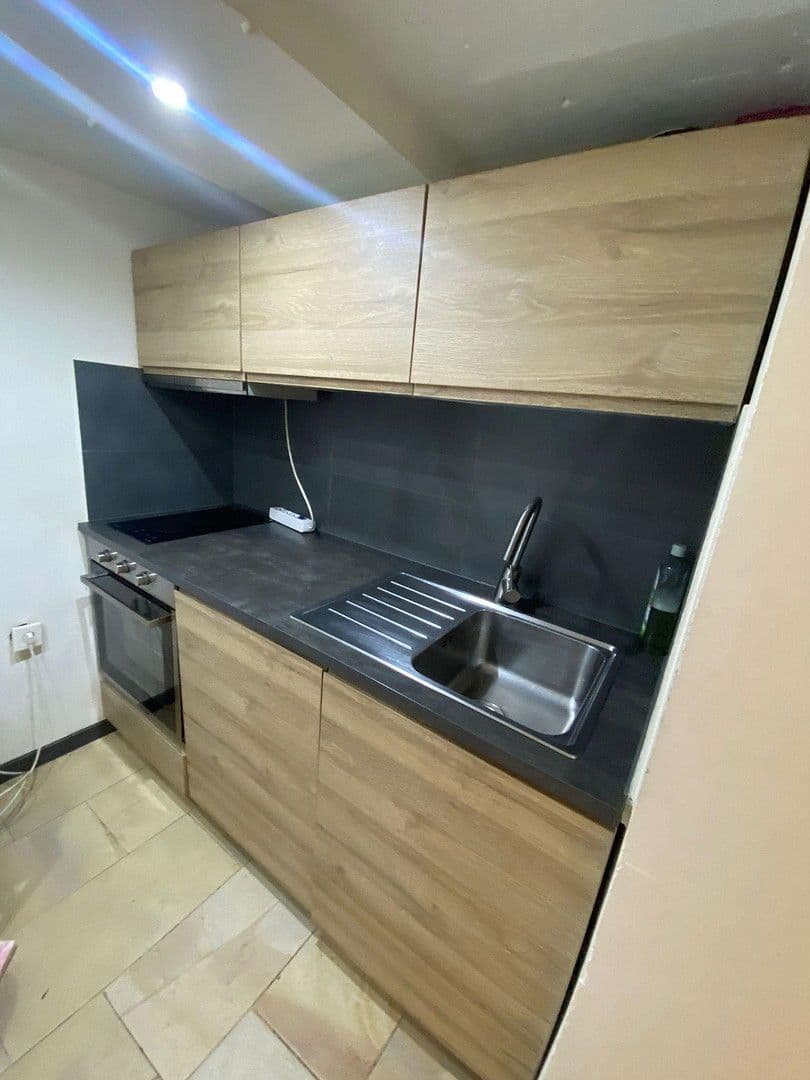 Pronájem domu 140 m², pozemek 200 m², Wiesenbach, Bádensko-Württembersko Pronájem domu 140 m², pozemek 200 m², Wiesenbach, Bádensko-Württembersko