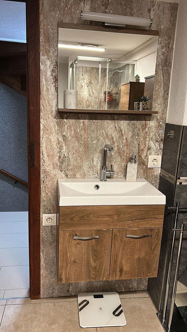 Pronájem domu 140 m², pozemek 200 m², Wiesenbach, Bádensko-Württembersko Pronájem domu 140 m², pozemek 200 m², Wiesenbach, Bádensko-Württembersko