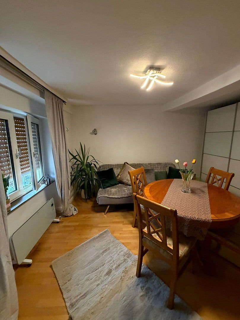 Pronájem domu 140 m², pozemek 200 m², Wiesenbach, Bádensko-Württembersko Pronájem domu 140 m², pozemek 200 m², Wiesenbach, Bádensko-Württembersko