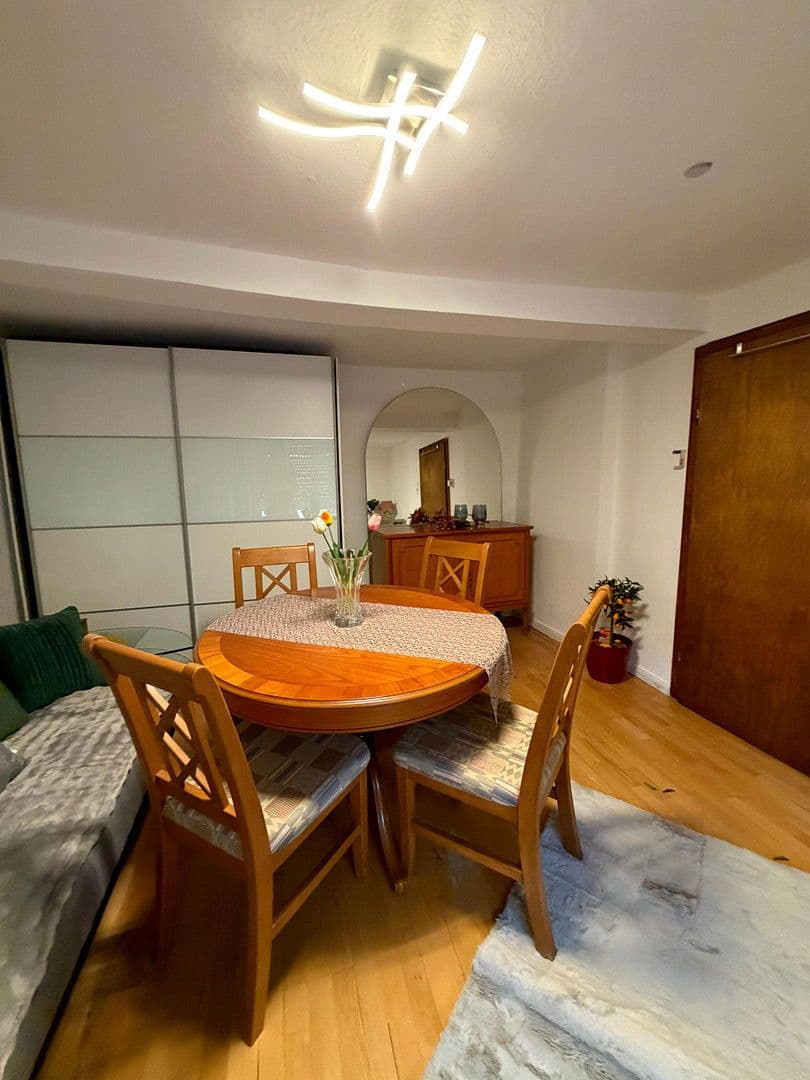 Pronájem domu 140 m², pozemek 200 m², Wiesenbach, Bádensko-Württembersko Pronájem domu 140 m², pozemek 200 m², Wiesenbach, Bádensko-Württembersko