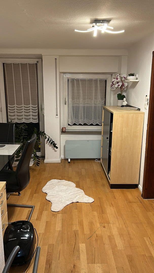 Pronájem domu 140 m², pozemek 200 m², Wiesenbach, Bádensko-Württembersko Pronájem domu 140 m², pozemek 200 m², Wiesenbach, Bádensko-Württembersko