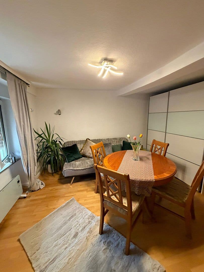 Pronájem domu 140 m², pozemek 200 m², Wiesenbach, Bádensko-Württembersko Pronájem domu 140 m², pozemek 200 m², Wiesenbach, Bádensko-Württembersko