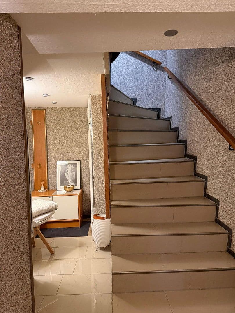 Pronájem domu 140 m², pozemek 200 m², Wiesenbach, Bádensko-Württembersko Pronájem domu 140 m², pozemek 200 m², Wiesenbach, Bádensko-Württembersko