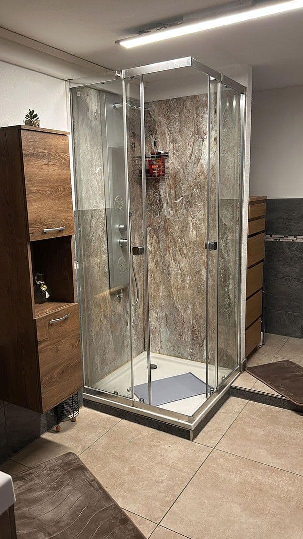 Pronájem domu 140 m², pozemek 200 m², Wiesenbach, Bádensko-Württembersko Pronájem domu 140 m², pozemek 200 m², Wiesenbach, Bádensko-Württembersko