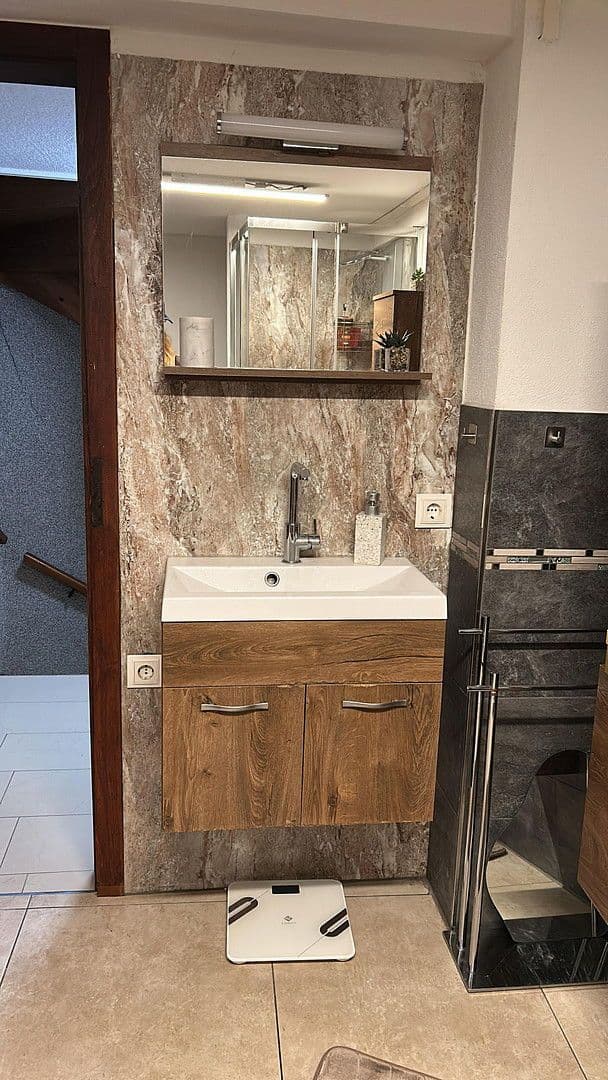 Pronájem domu 140 m², pozemek 200 m², Wiesenbach, Bádensko-Württembersko Pronájem domu 140 m², pozemek 200 m², Wiesenbach, Bádensko-Württembersko