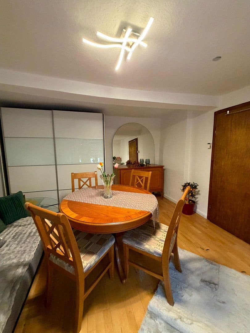 Pronájem domu 140 m², pozemek 200 m², Wiesenbach, Bádensko-Württembersko Pronájem domu 140 m², pozemek 200 m², Wiesenbach, Bádensko-Württembersko