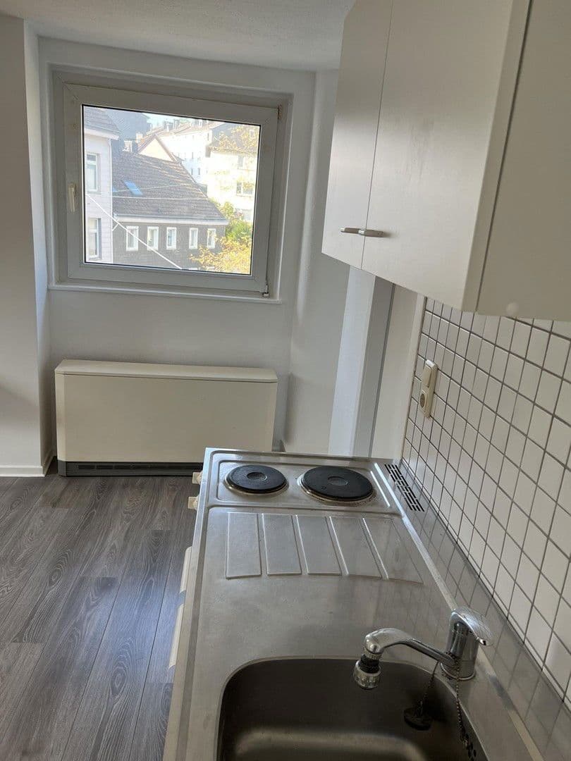 Pronájem bytu 1+1 28 m², Paradestr. 33, Wuppertal, Severní Porýní-Vestfálsko Pronájem bytu 1+1 28 m², Paradestr. 33, Wuppertal, Severní Porýní-Vestfálsko