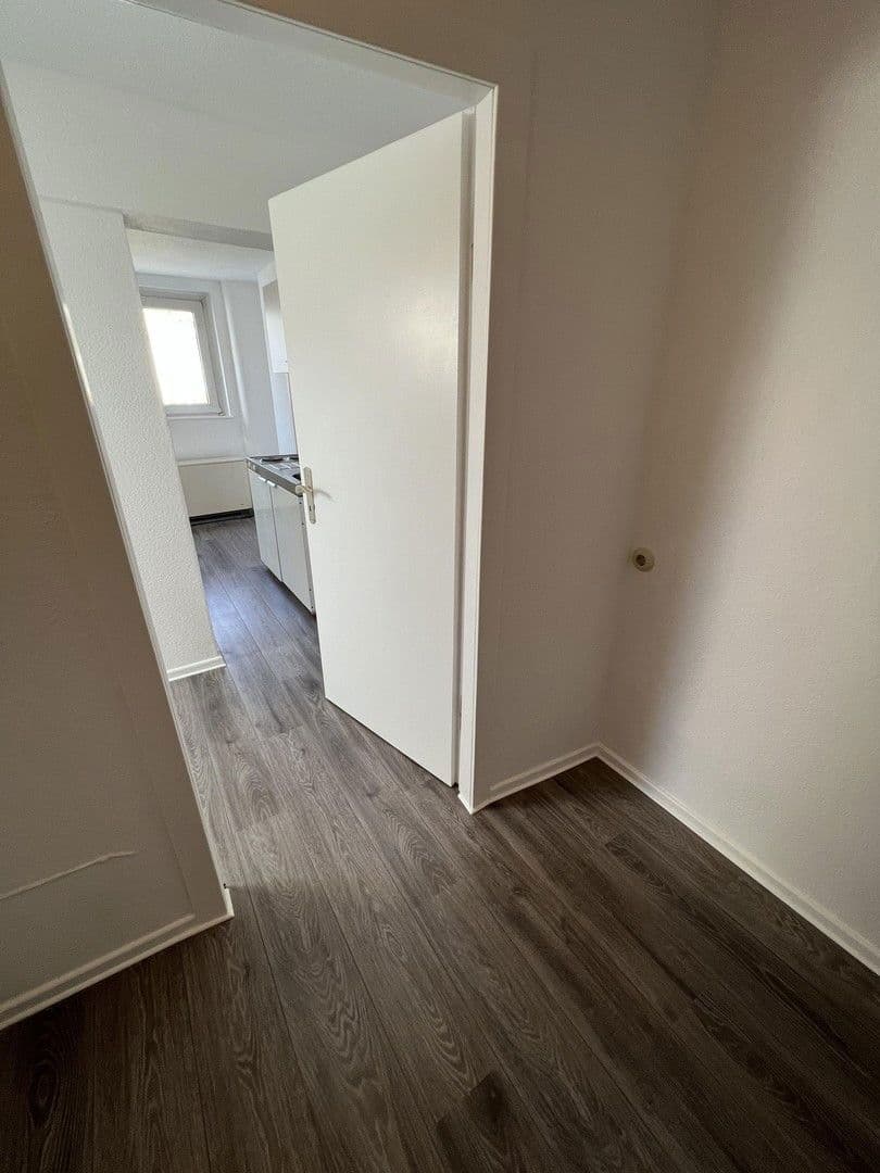 Pronájem bytu 1+1 28 m², Paradestr. 33, Wuppertal, Severní Porýní-Vestfálsko Pronájem bytu 1+1 28 m², Paradestr. 33, Wuppertal, Severní Porýní-Vestfálsko