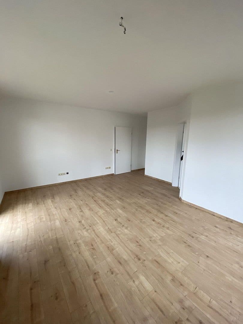 Pronájem bytu 2+1 62 m², Eschenweg 2, Schkopau, Sasko-Anhaltsko Pronájem bytu 2+1 62 m², Eschenweg 2, Schkopau, Sasko-Anhaltsko