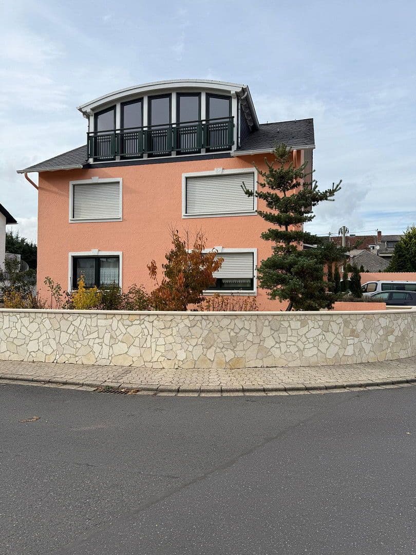 Prodej domu 280 m², pozemek 564 m², Kruft, Porýní-Falc Prodej domu 280 m², pozemek 564 m², Kruft, Porýní-Falc