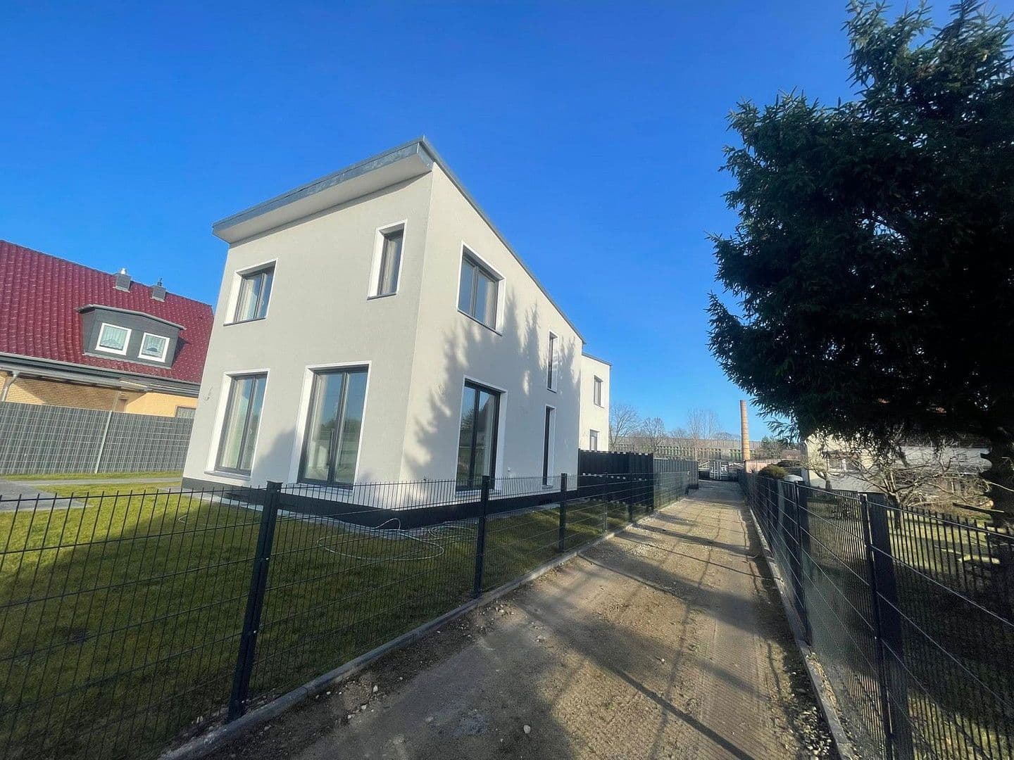 Prodej domu 157 m², pozemek 300 m², Jacob- Burckhardt- Straße 6, Blankenfelde-Mahlow, Braniborsko Prodej domu 157 m², pozemek 300 m², Jacob- Burckhardt- Straße 6, Blankenfelde-Mahlow, Braniborsko