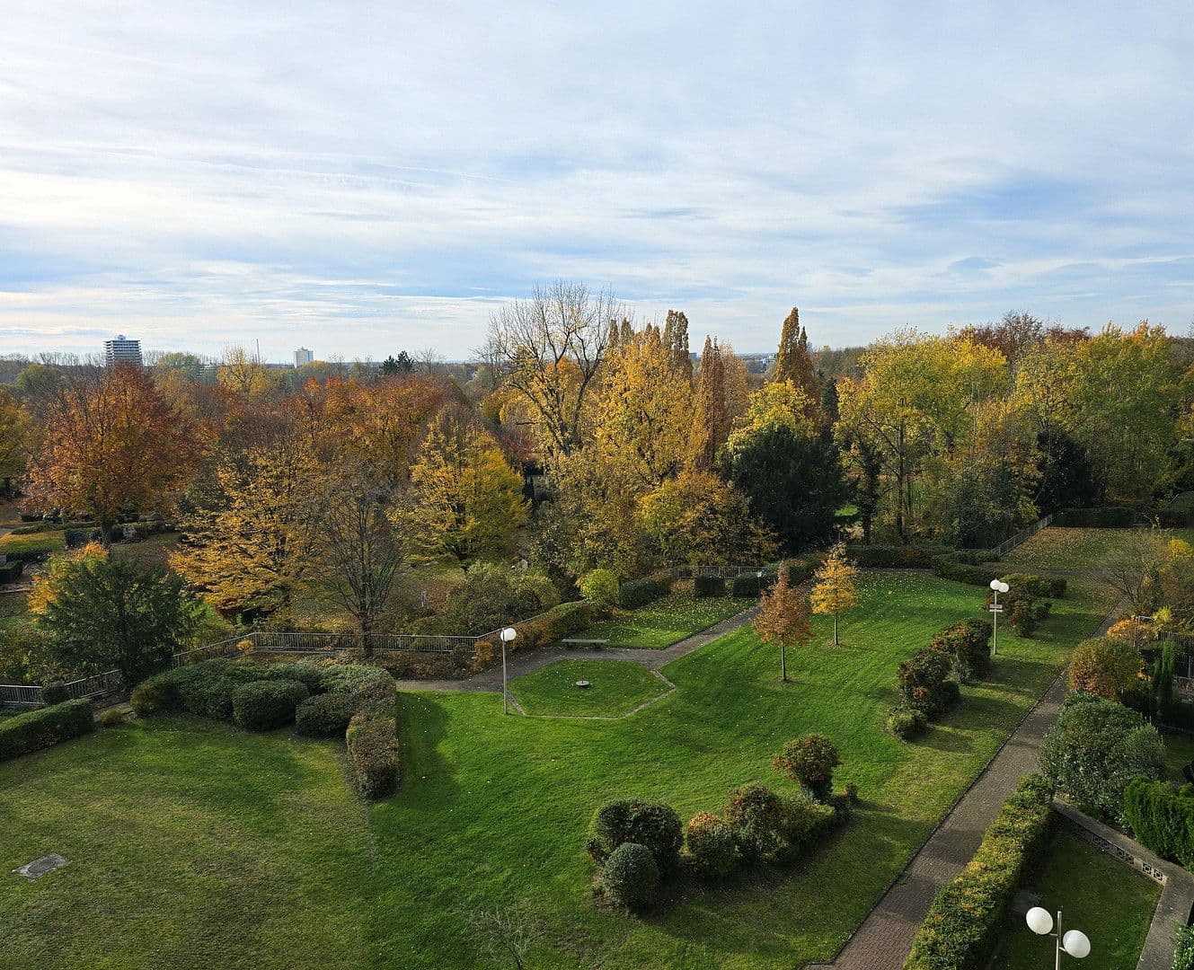 Pronájem bytu 3+1 97 m², Ziegeleiweg 20, Köln, Severní Porýní-Vestfálsko Pronájem bytu 3+1 97 m², Ziegeleiweg 20, Köln, Severní Porýní-Vestfálsko