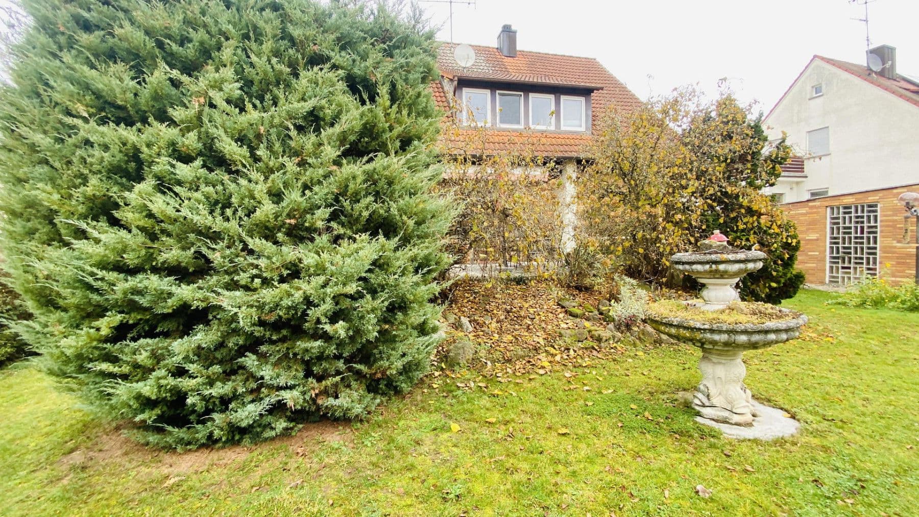 Prodej domu 164 m², pozemek 600 m², Veitsbronn, Bavorsko Prodej domu 164 m², pozemek 600 m², Veitsbronn, Bavorsko