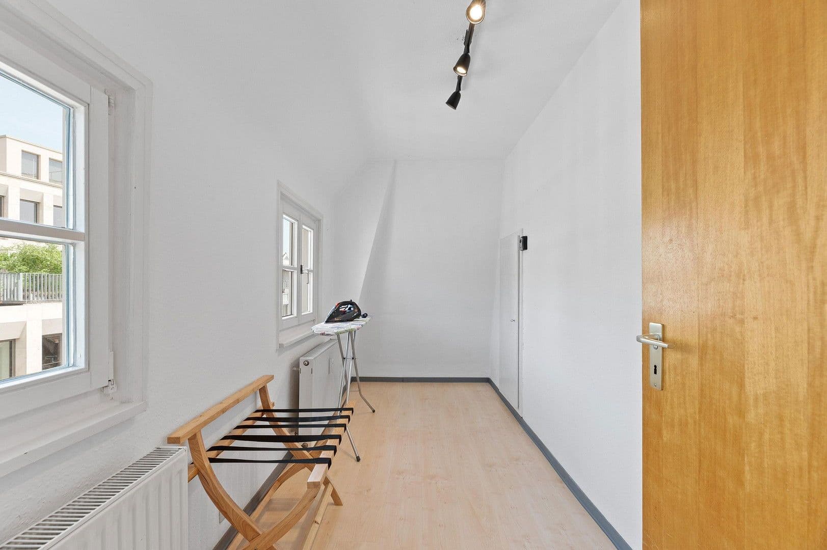 Pronájem bytu 2+kk 92 m², Am Kronenhof 29, Esslingen am Neckar, Bádensko-Württembersko Pronájem bytu 2+kk 92 m², Am Kronenhof 29, Esslingen am Neckar, Bádensko-Württembersko