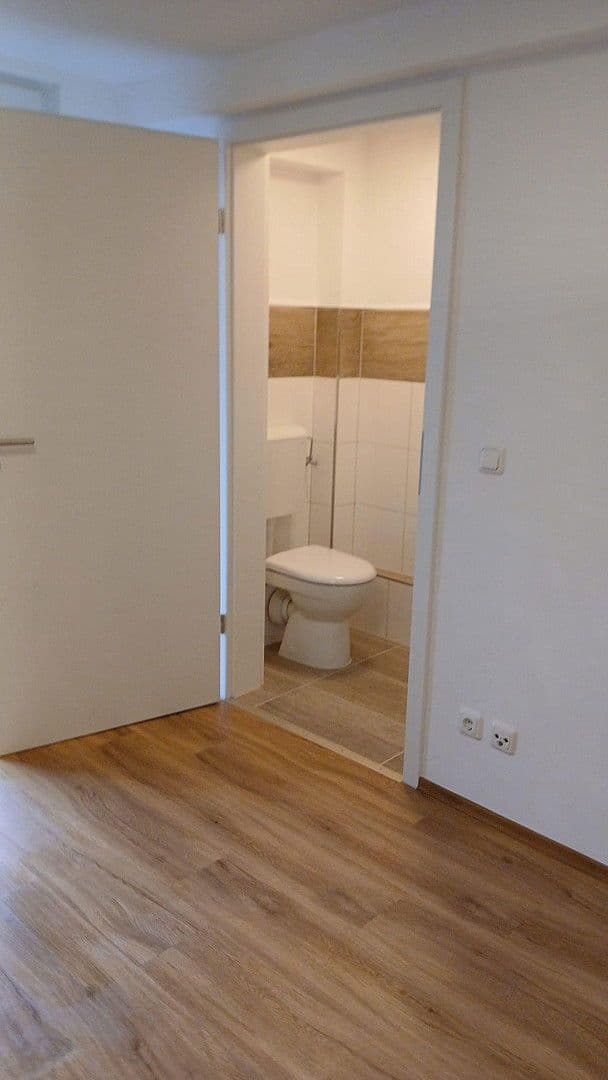 Prodej nebytového prostoru 1.445 m², Bad Soden-Salmünster, Hessen Prodej nebytového prostoru 1.445 m², Bad Soden-Salmünster, Hessen