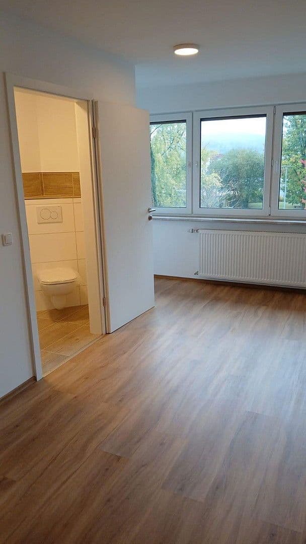 Prodej nebytového prostoru 1.445 m², Bad Soden-Salmünster, Hessen Prodej nebytového prostoru 1.445 m², Bad Soden-Salmünster, Hessen
