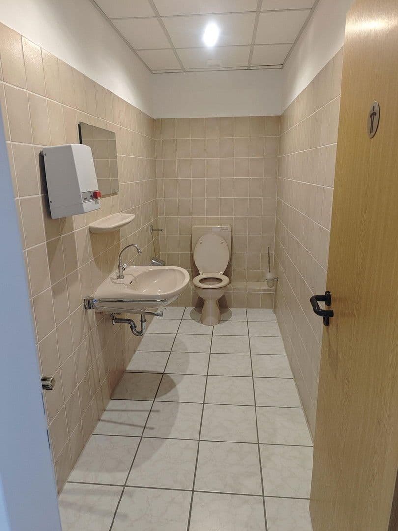 Pronájem kanceláře 124 m², Betzdorf, Porýní-Falc Pronájem kanceláře 124 m², Betzdorf, Porýní-Falc