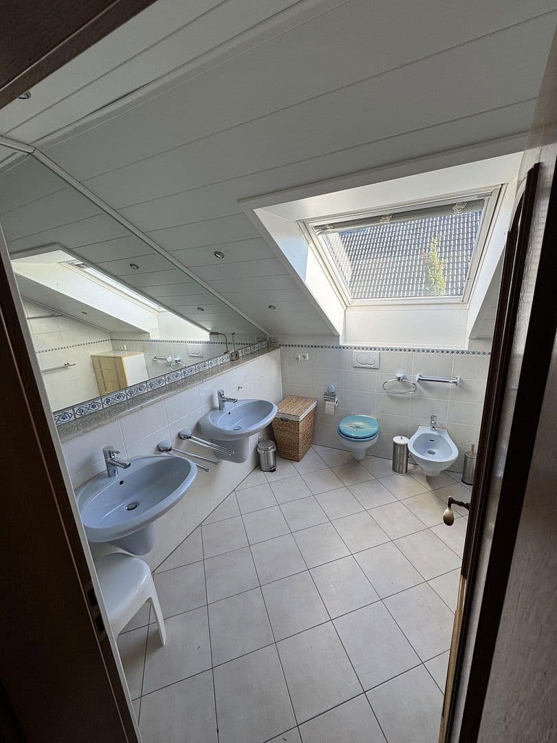 Prodej domu 229 m², pozemek 689 m², Westallee 9, Mogendorf, Porýní-Falc Prodej domu 229 m², pozemek 689 m², Westallee 9, Mogendorf, Porýní-Falc