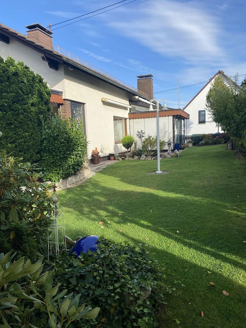 Prodej domu 229 m², pozemek 689 m², Westallee 9, Mogendorf, Porýní-Falc Prodej domu 229 m², pozemek 689 m², Westallee 9, Mogendorf, Porýní-Falc