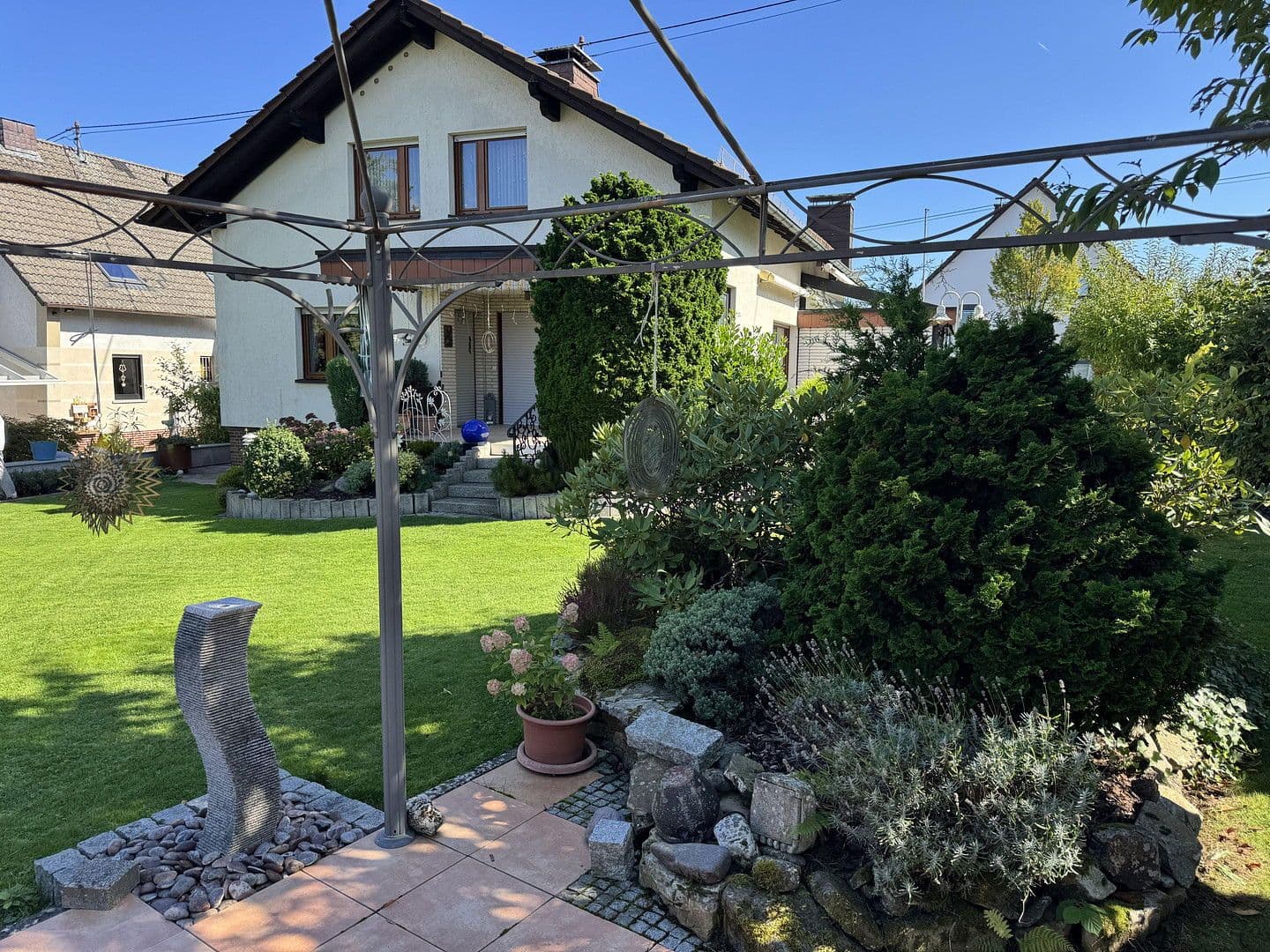 Prodej domu 229 m², pozemek 689 m², Westallee 9, Mogendorf, Porýní-Falc Prodej domu 229 m², pozemek 689 m², Westallee 9, Mogendorf, Porýní-Falc