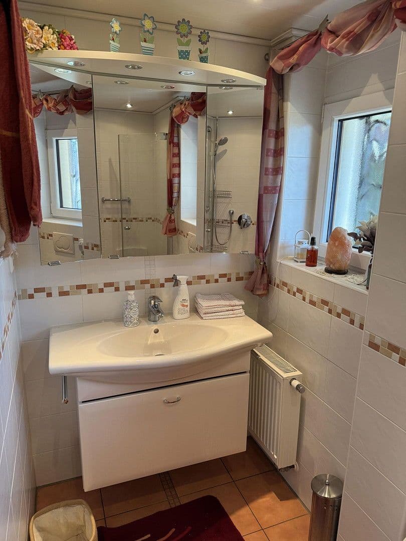 Prodej domu 229 m², pozemek 689 m², Westallee 9, Mogendorf, Porýní-Falc Prodej domu 229 m², pozemek 689 m², Westallee 9, Mogendorf, Porýní-Falc