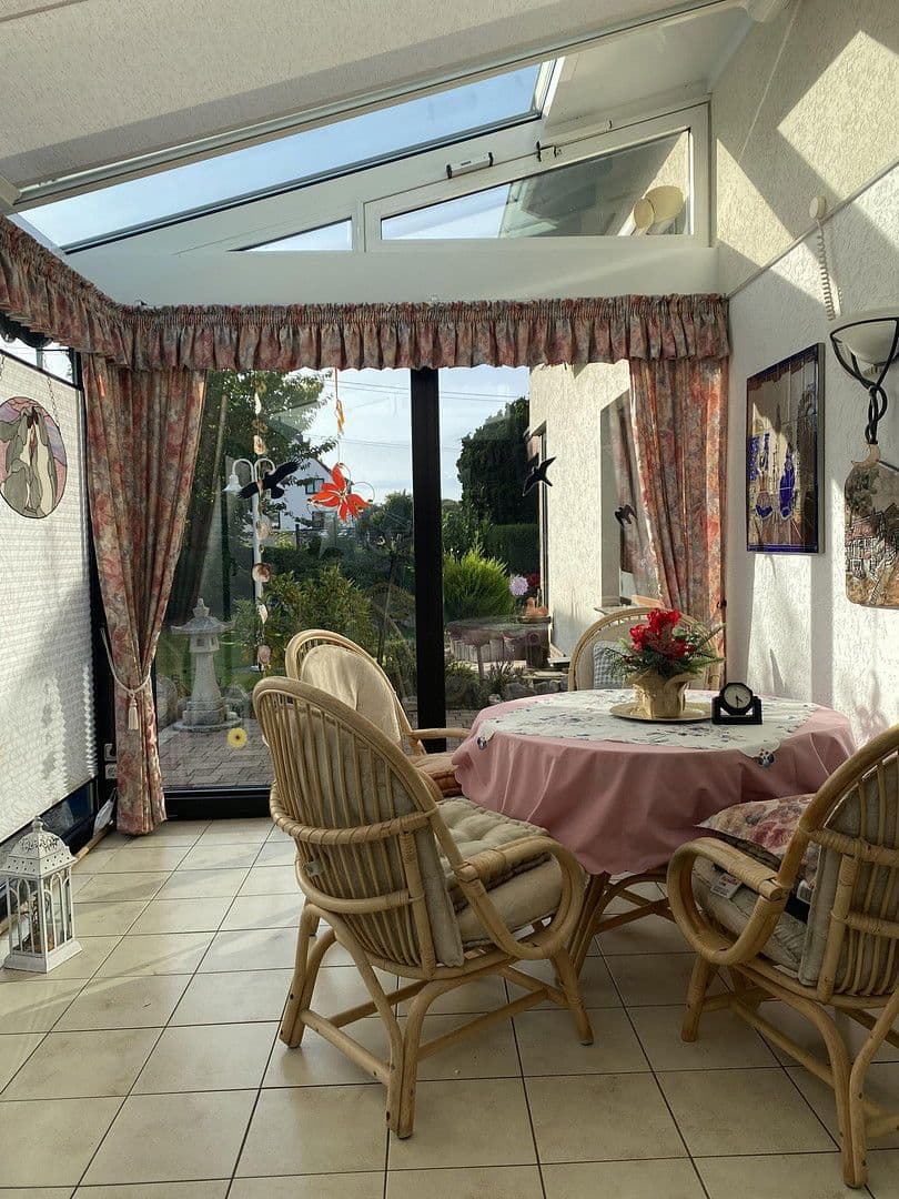 Prodej domu 229 m², pozemek 689 m², Westallee 9, Mogendorf, Porýní-Falc Prodej domu 229 m², pozemek 689 m², Westallee 9, Mogendorf, Porýní-Falc