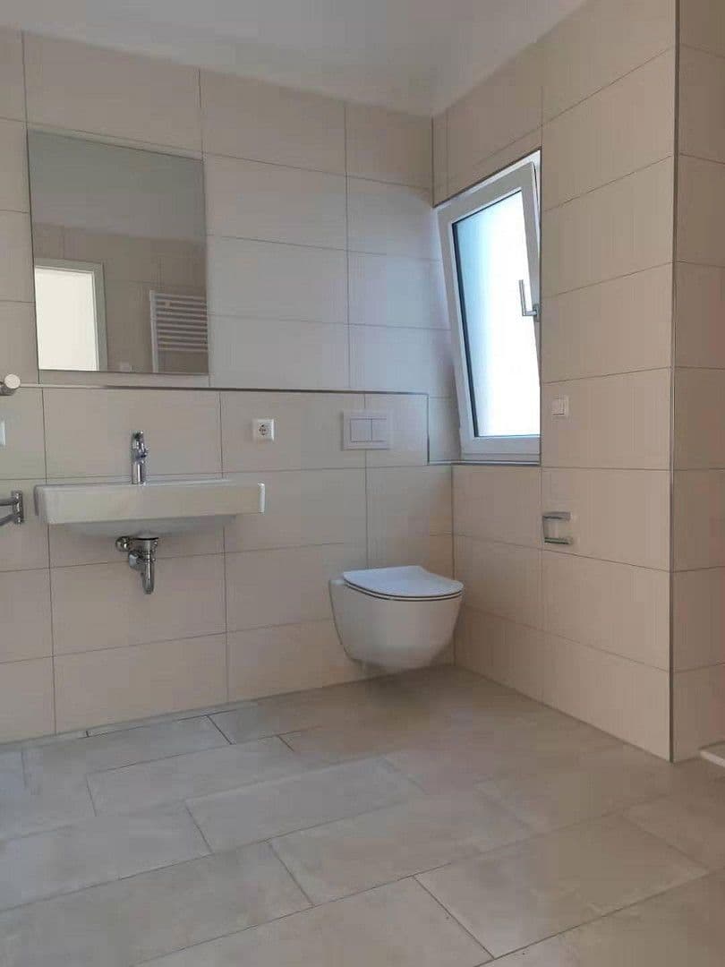 Pronájem bytu 4+1 71 m², Stuttgart-Plieningen, Bádensko-Württembersko Pronájem bytu 4+1 71 m², Stuttgart-Plieningen, Bádensko-Württembersko