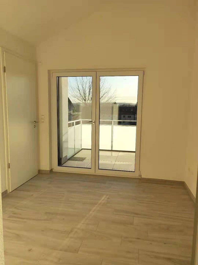 Pronájem bytu 4+1 71 m², Stuttgart-Plieningen, Bádensko-Württembersko Pronájem bytu 4+1 71 m², Stuttgart-Plieningen, Bádensko-Württembersko