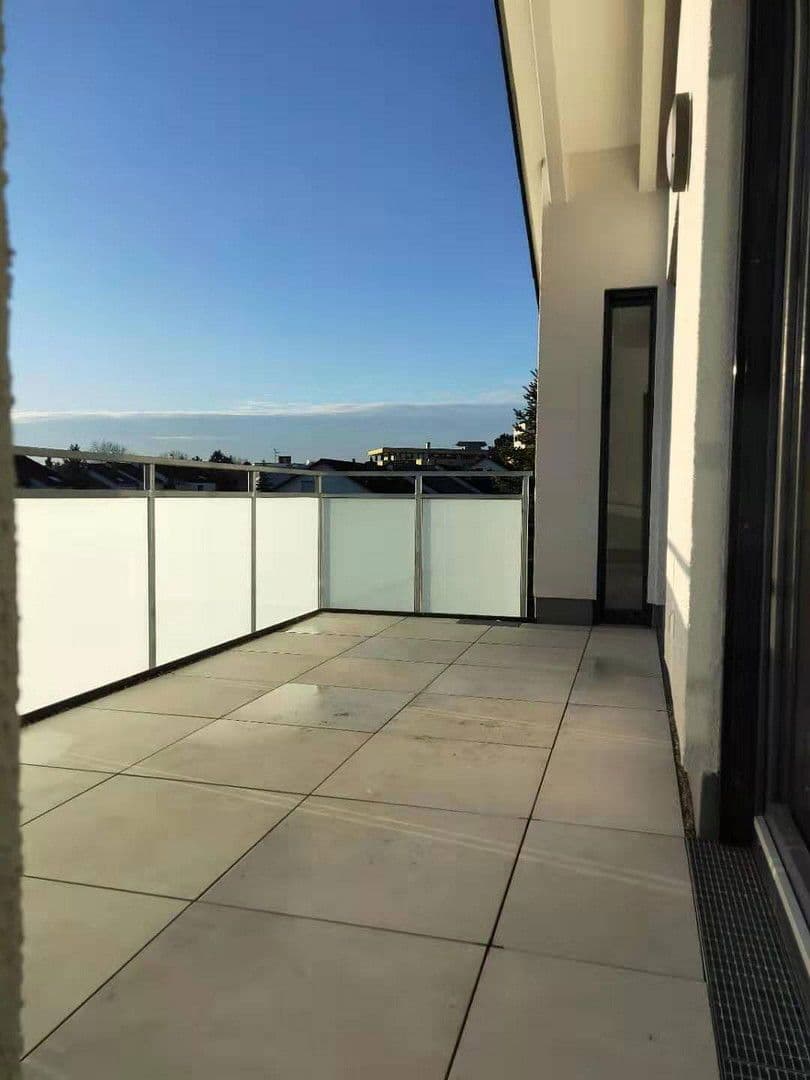 Pronájem bytu 4+1 71 m², Stuttgart-Plieningen, Bádensko-Württembersko Pronájem bytu 4+1 71 m², Stuttgart-Plieningen, Bádensko-Württembersko