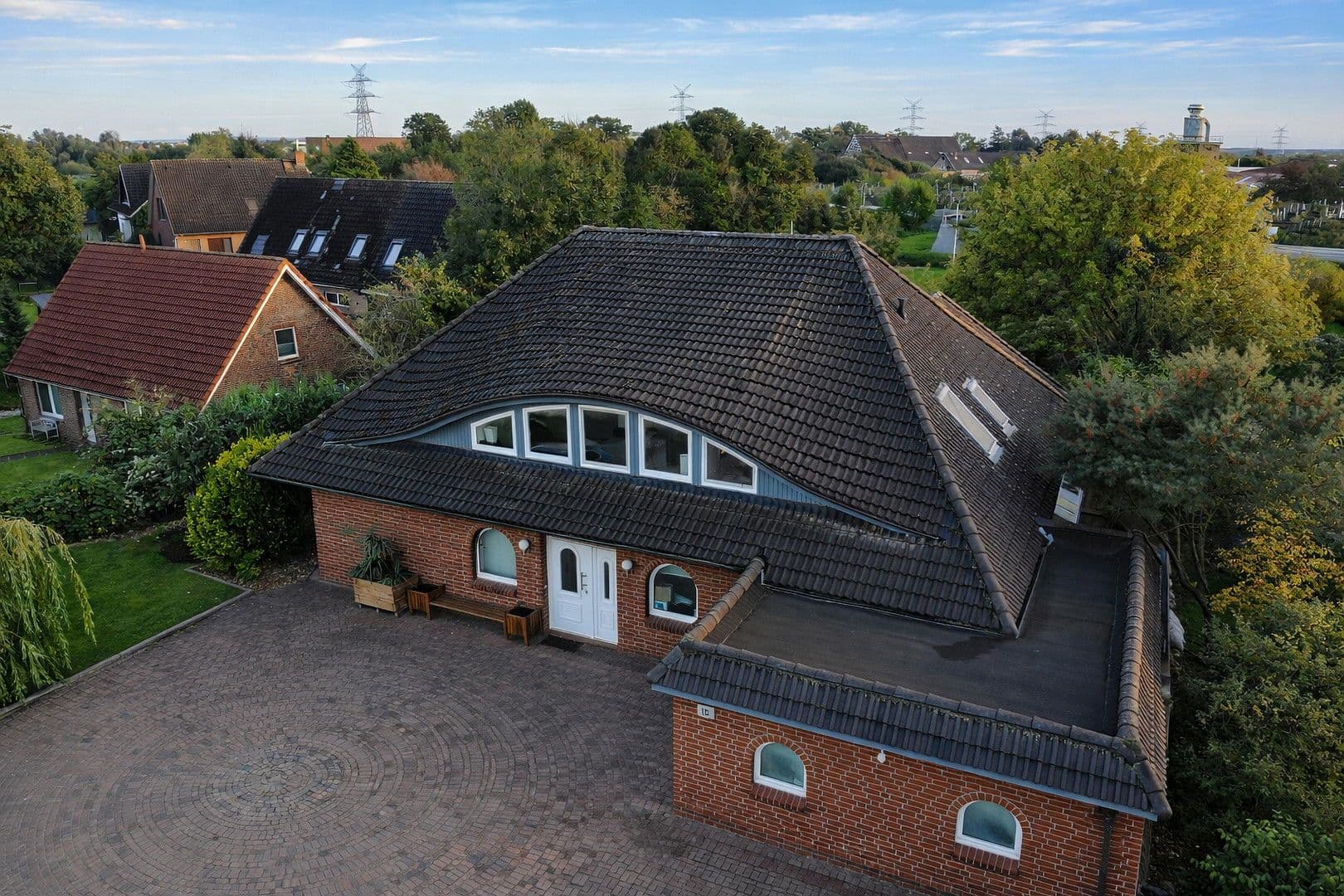 Prodej domu 244 m², pozemek 1.155 m², Sandhörn 15, Grünendeich, Dolní Sasko Prodej domu 244 m², pozemek 1.155 m², Sandhörn 15, Grünendeich, Dolní Sasko