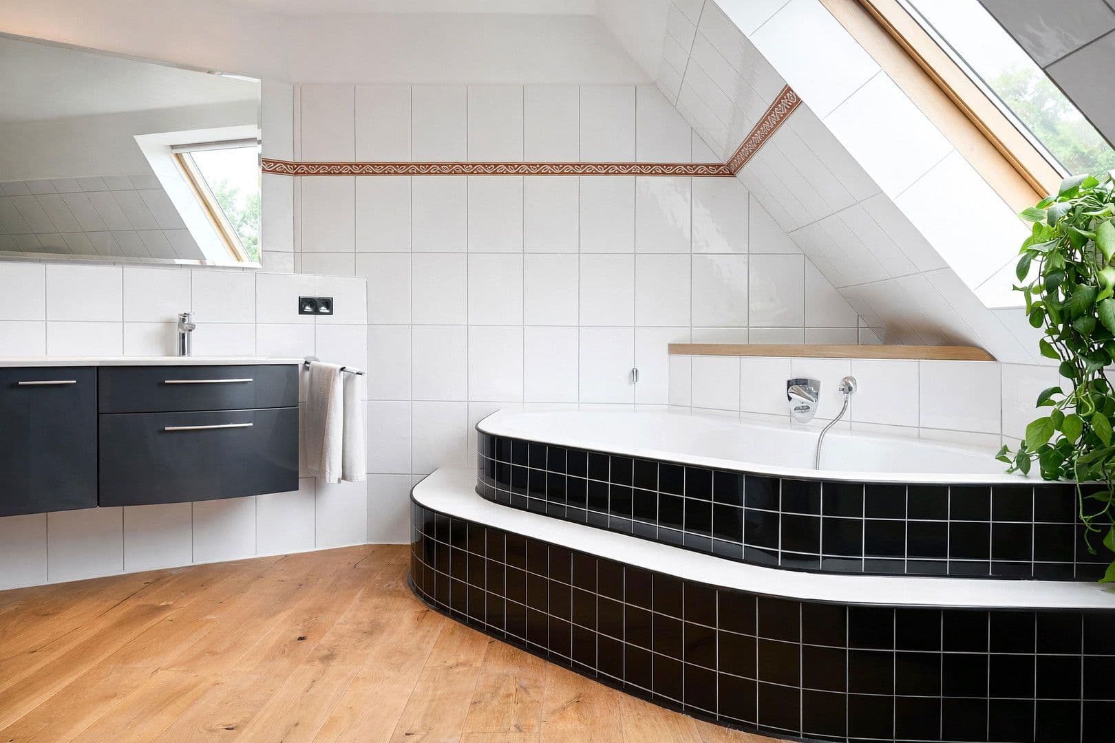 Prodej domu 244 m², pozemek 1.155 m², Sandhörn 15, Grünendeich, Dolní Sasko Prodej domu 244 m², pozemek 1.155 m², Sandhörn 15, Grünendeich, Dolní Sasko