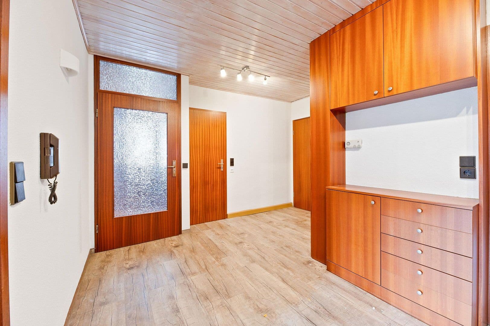 Prodej bytu 4+1 96 m², Esslingen am Neckar, Bádensko-Württembersko Prodej bytu 4+1 96 m², Esslingen am Neckar, Bádensko-Württembersko