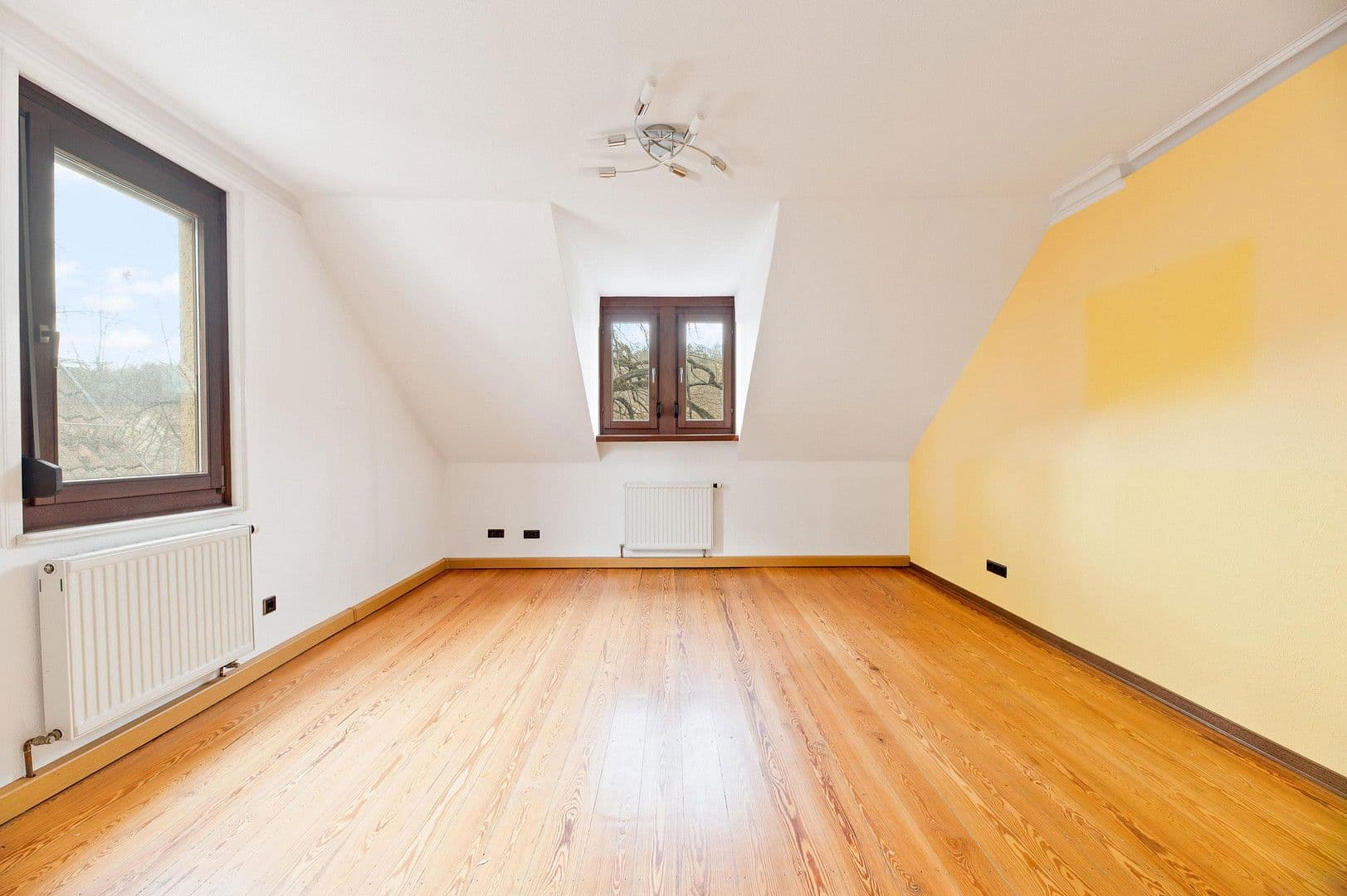 Prodej bytu 4+1 96 m², Esslingen am Neckar, Bádensko-Württembersko Prodej bytu 4+1 96 m², Esslingen am Neckar, Bádensko-Württembersko