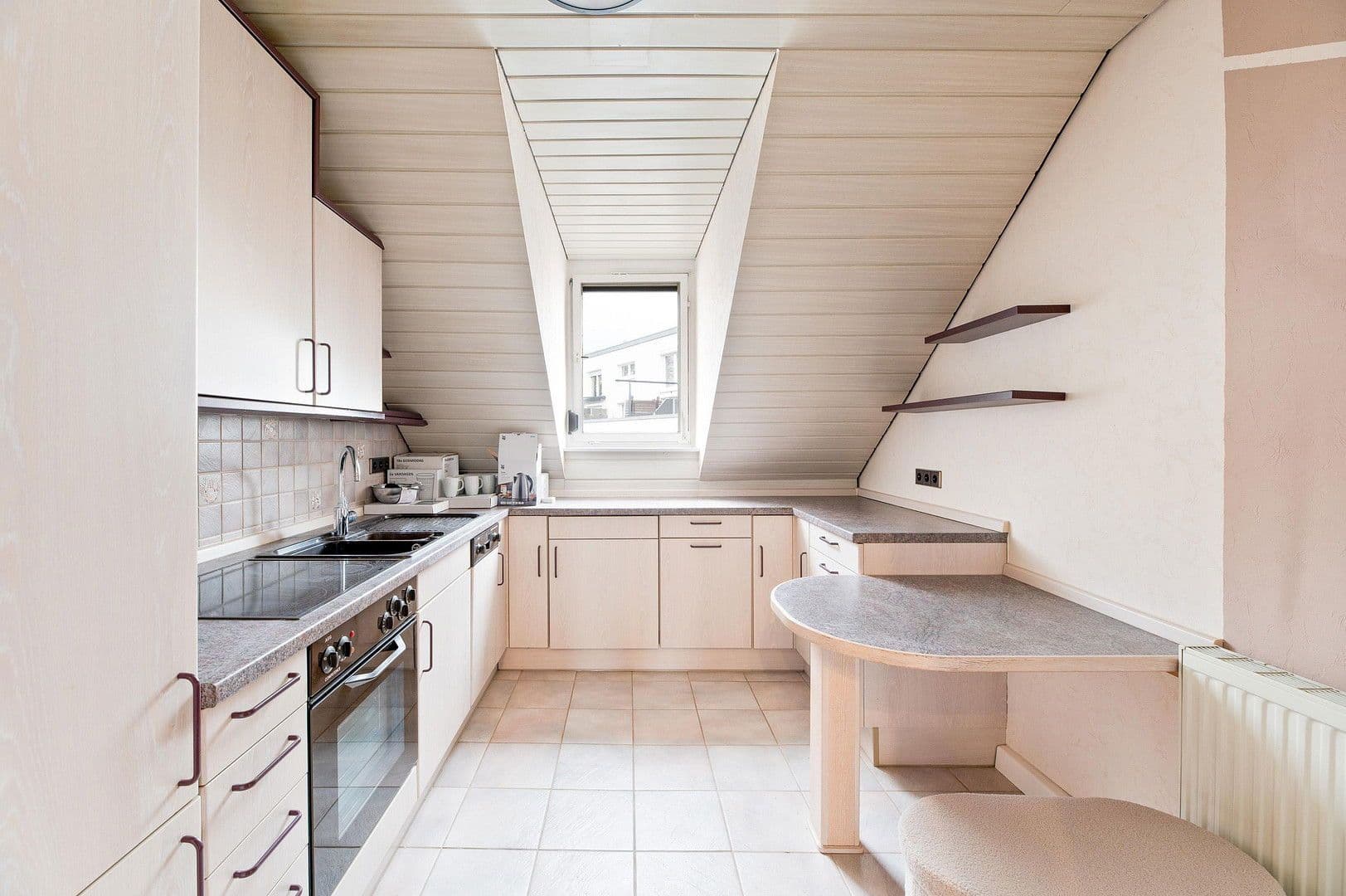 Prodej bytu 4+1 96 m², Esslingen am Neckar, Bádensko-Württembersko Prodej bytu 4+1 96 m², Esslingen am Neckar, Bádensko-Württembersko