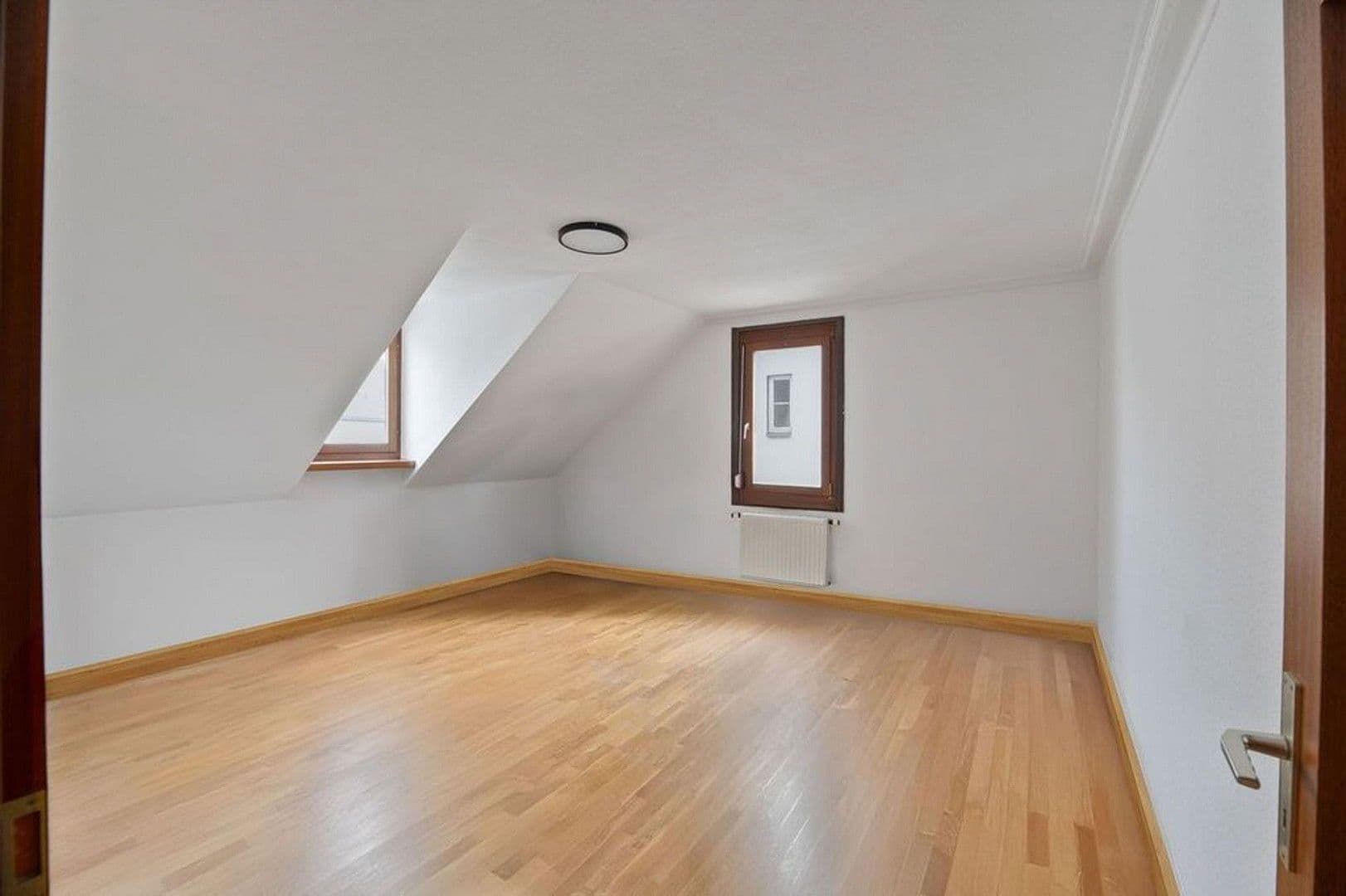 Prodej bytu 4+1 96 m², Esslingen am Neckar, Bádensko-Württembersko Prodej bytu 4+1 96 m², Esslingen am Neckar, Bádensko-Württembersko