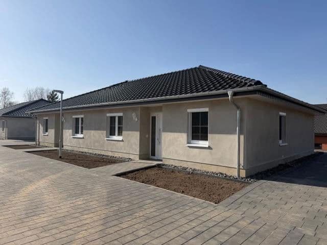 Prodej domu 90 m², pozemek 400 m², Feldberger Seenlandschaft, Mecklenburg-Vorpommern Prodej domu 90 m², pozemek 400 m², Feldberger Seenlandschaft, Mecklenburg-Vorpommern